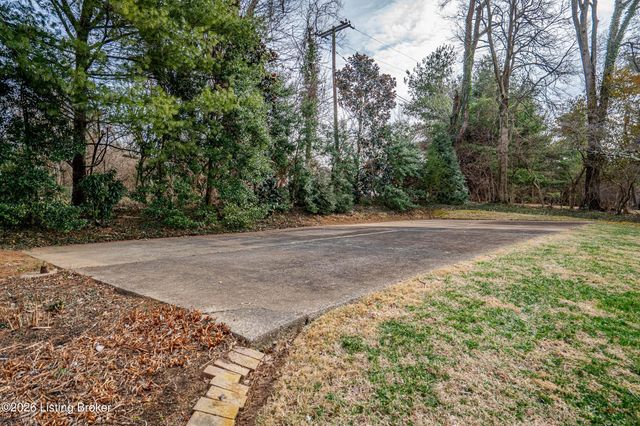 154 Totem Rd, Louisville, KY 40207