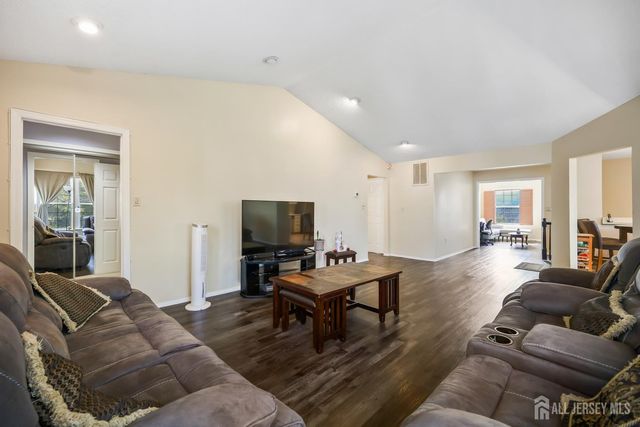 2 John Tyler Court D, Monroe, NJ 08831