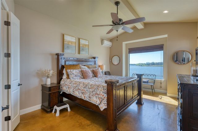 517 Reynolds ST, Kingsland, TX 78639