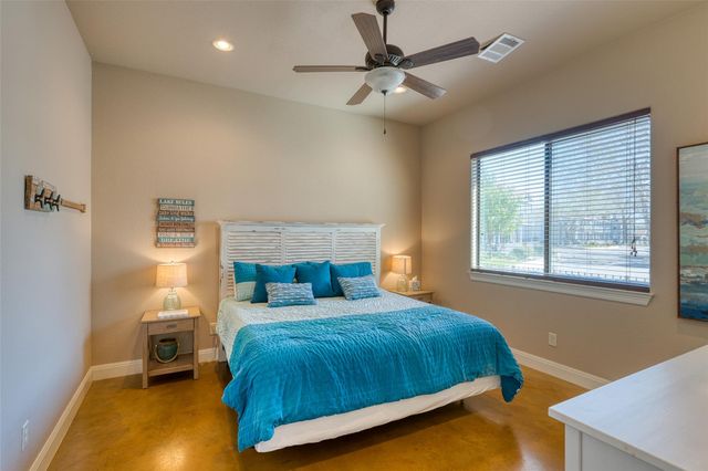 517 Reynolds ST, Kingsland, TX 78639