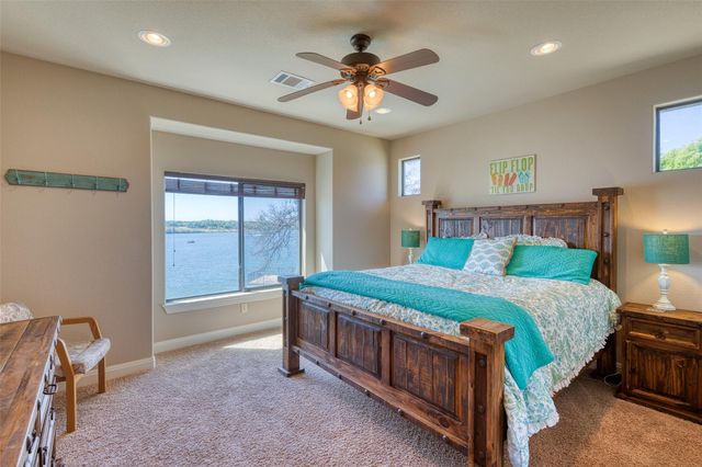 517 Reynolds ST, Kingsland, TX 78639