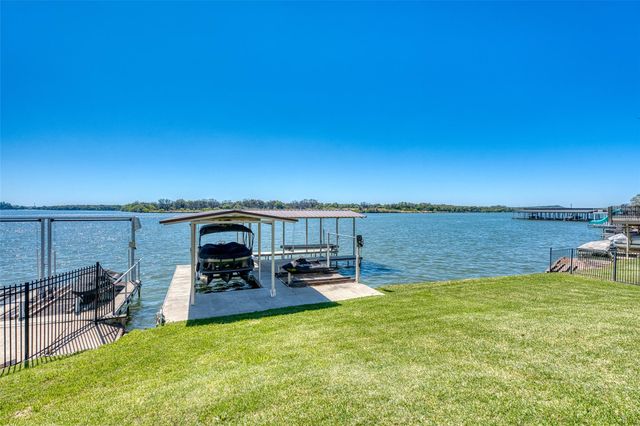 517 Reynolds ST, Kingsland, TX 78639