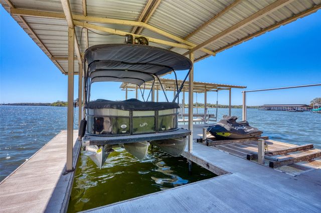 517 Reynolds ST, Kingsland, TX 78639