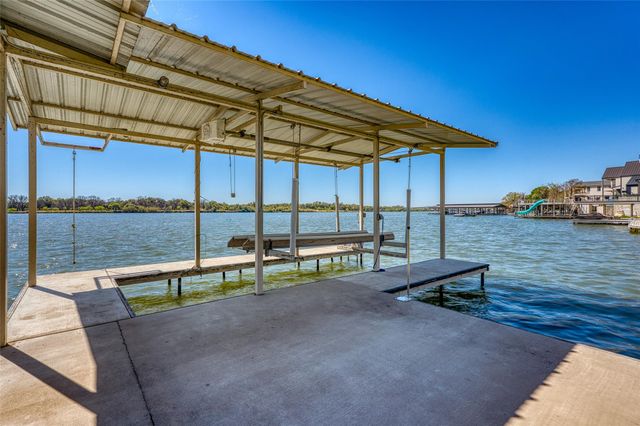 517 Reynolds ST, Kingsland, TX 78639