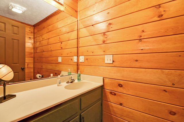 114 Ashley Rd, Jamestown, TN 38556