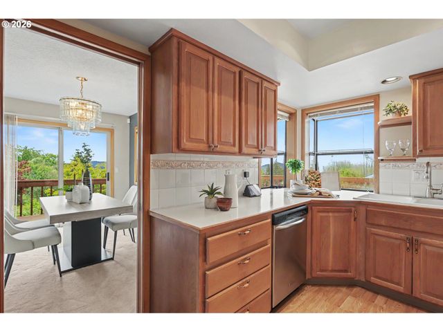 8011 Se 108TH Ave, Portland, OR 97266