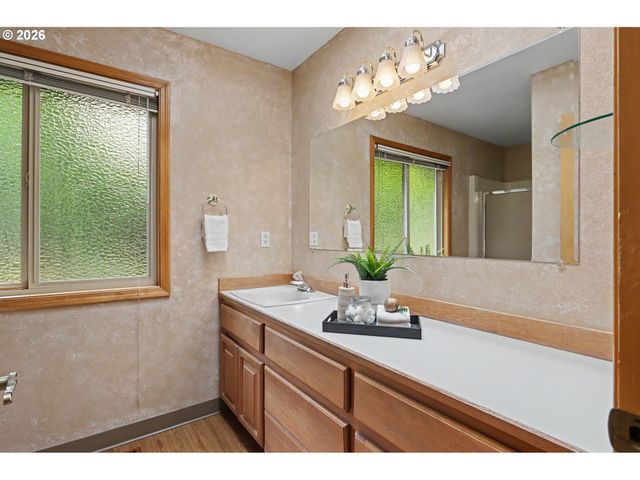 8011 Se 108TH Ave, Portland, OR 97266
