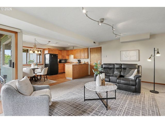 8011 Se 108TH Ave, Portland, OR 97266