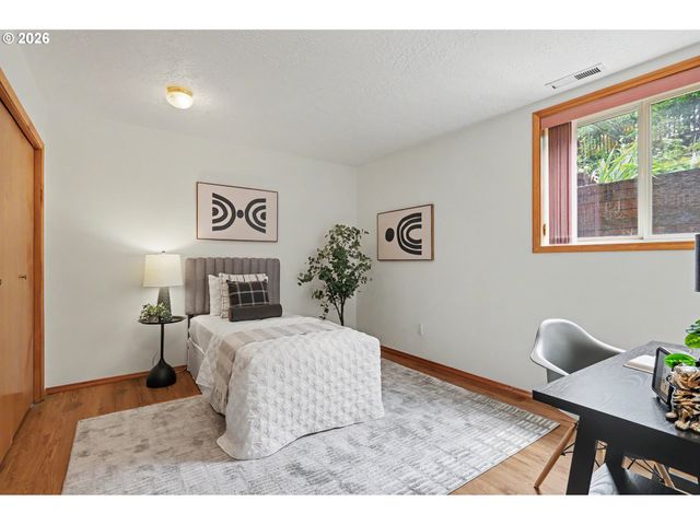 8011 Se 108TH Ave, Portland, OR 97266