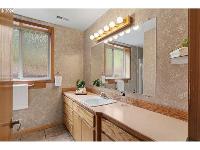 8011 Se 108TH Ave, Portland, OR 97266