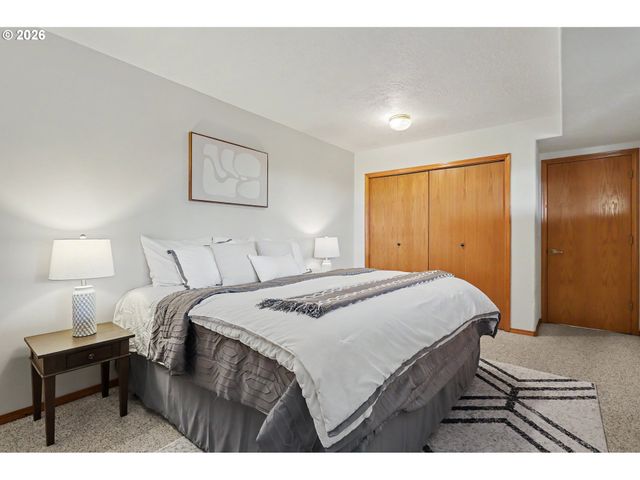 8011 Se 108TH Ave, Portland, OR 97266