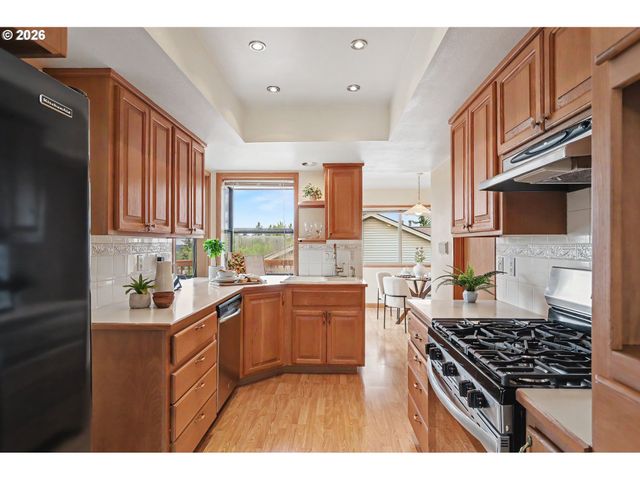 8011 Se 108TH Ave, Portland, OR 97266