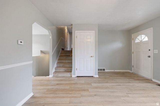 1602 E SEGO LILY DR, Sandy, UT 84092