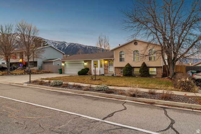 1602 E SEGO LILY DR, Sandy, UT 84092