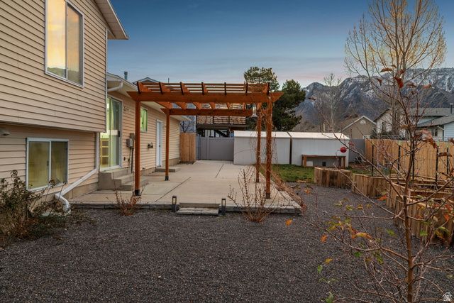 1602 E SEGO LILY DR, Sandy, UT 84092