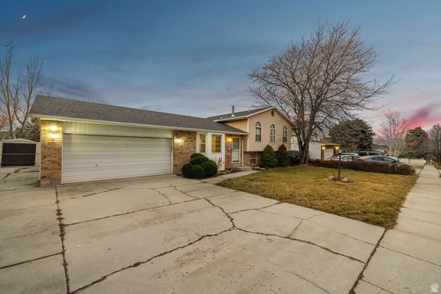 1602 E SEGO LILY DR, Sandy, UT 84092