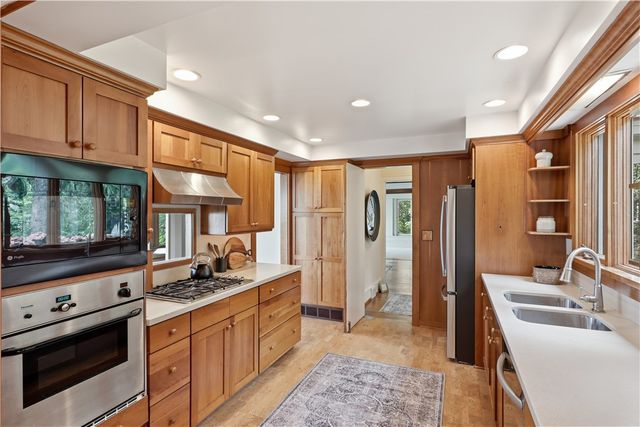 930 Lake Road, Webster, NY 14580