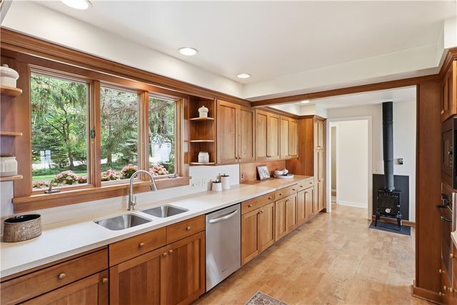 930 Lake Road, Webster, NY 14580