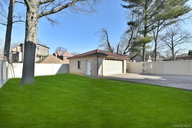 84-29 Kendrick Place, Jamaica Estates, NY 11432