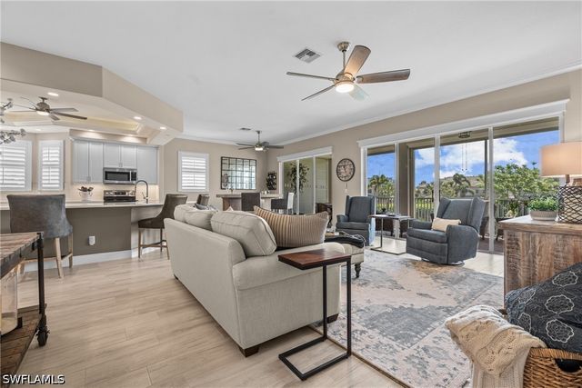 658 Vintage Reserve CIR S 7C, Naples, FL 34119