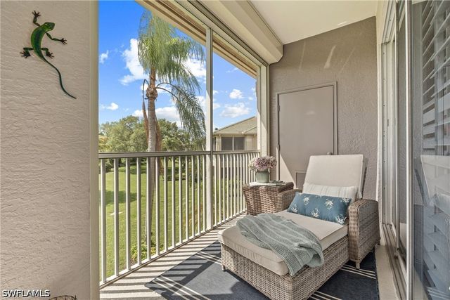 658 Vintage Reserve CIR S 7C, Naples, FL 34119
