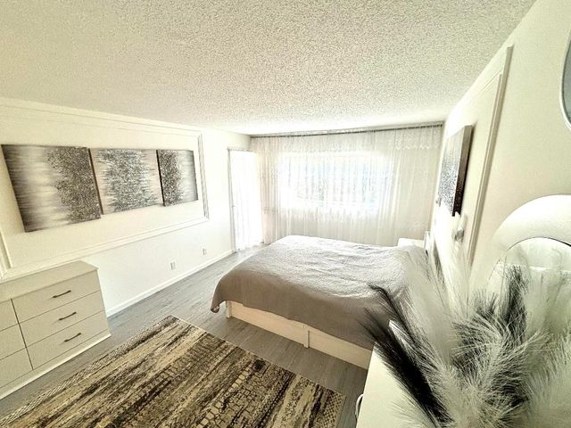 1000 NE 14th Avenue 306, Hallandale Beach, FL 33009