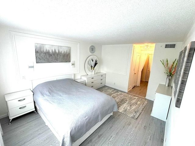 1000 NE 14th Avenue 306, Hallandale Beach, FL 33009