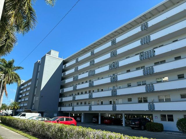 1000 NE 14th Avenue 306, Hallandale Beach, FL 33009