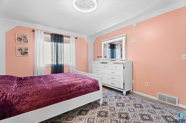 6800 W 61st St Street, Sioux Falls, SD 57106