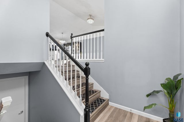 6800 W 61st St Street, Sioux Falls, SD 57106