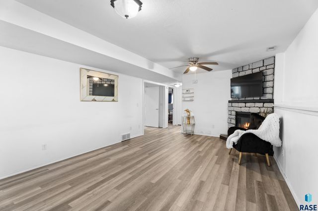 6800 W 61st St Street, Sioux Falls, SD 57106