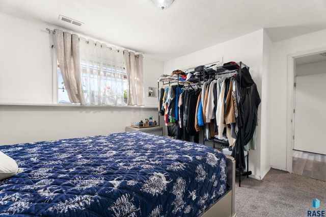 6800 W 61st St Street, Sioux Falls, SD 57106