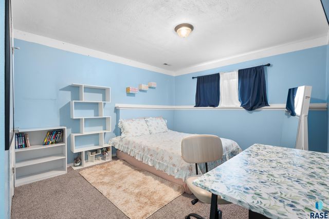 6800 W 61st St Street, Sioux Falls, SD 57106