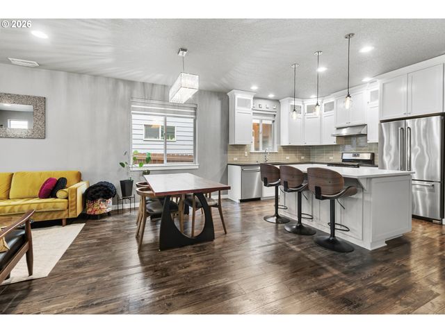 16802 Se 41ST Cir, Vancouver, WA 98683