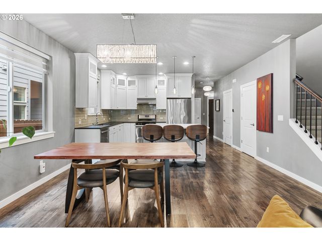 16802 Se 41ST Cir, Vancouver, WA 98683