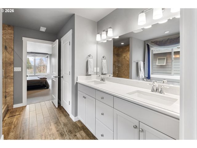 16802 Se 41ST Cir, Vancouver, WA 98683