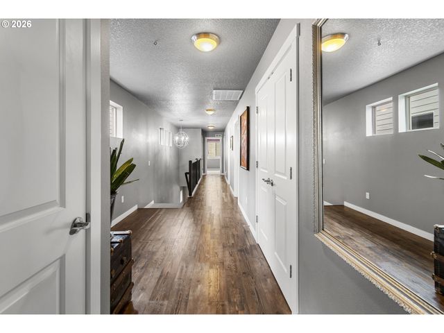 16802 Se 41ST Cir, Vancouver, WA 98683