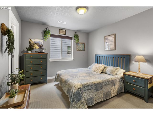 16802 Se 41ST Cir, Vancouver, WA 98683