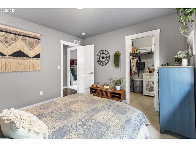 16802 Se 41ST Cir, Vancouver, WA 98683