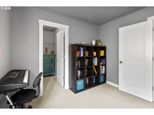 16802 Se 41ST Cir, Vancouver, WA 98683