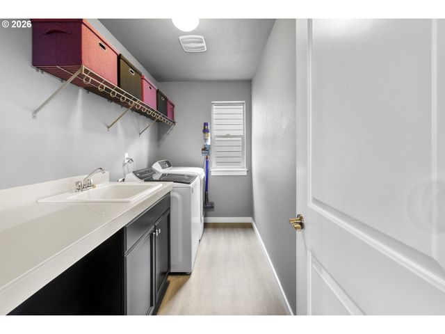 16802 Se 41ST Cir, Vancouver, WA 98683