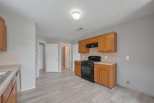 9926 Myrtle Field Lane, Houston, TX 77044