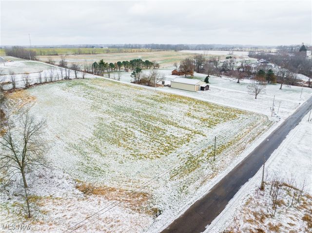 14361 Stanwood Street SW, Navarre, OH 44662