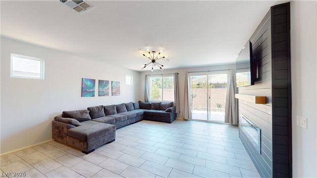6940 Unicorn, Las Vegas, NV 89131