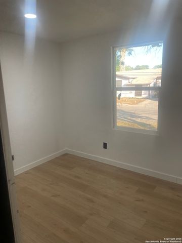 3114 Saturn, San Antonio, TX 78226