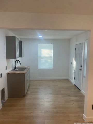 3114 Saturn, San Antonio, TX 78226