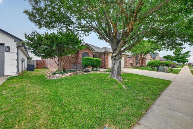 4325 Sweet Clover Lane, Fort Worth, TX 76036