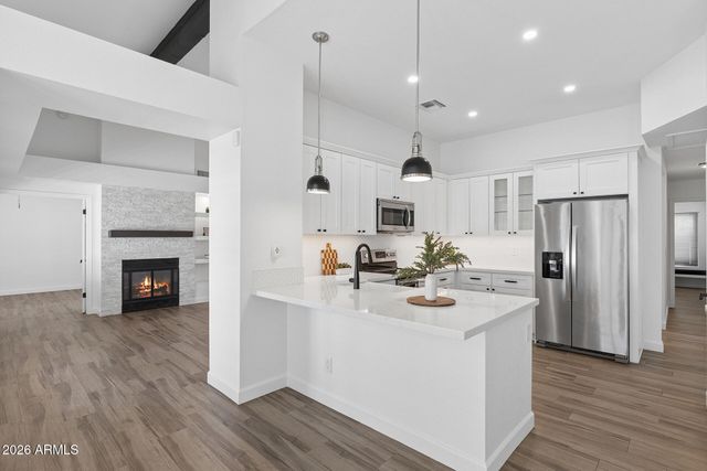1970 E SUNBURST Lane, Tempe, AZ 85284