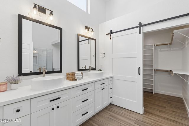1970 E SUNBURST Lane, Tempe, AZ 85284
