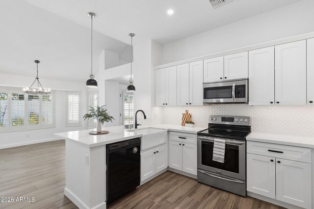 1970 E SUNBURST Lane, Tempe, AZ 85284
